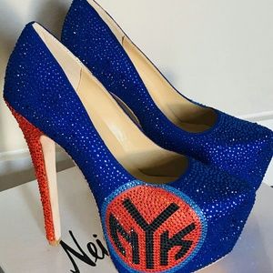 👠NWOT HERSTAR LIMITED EDITION